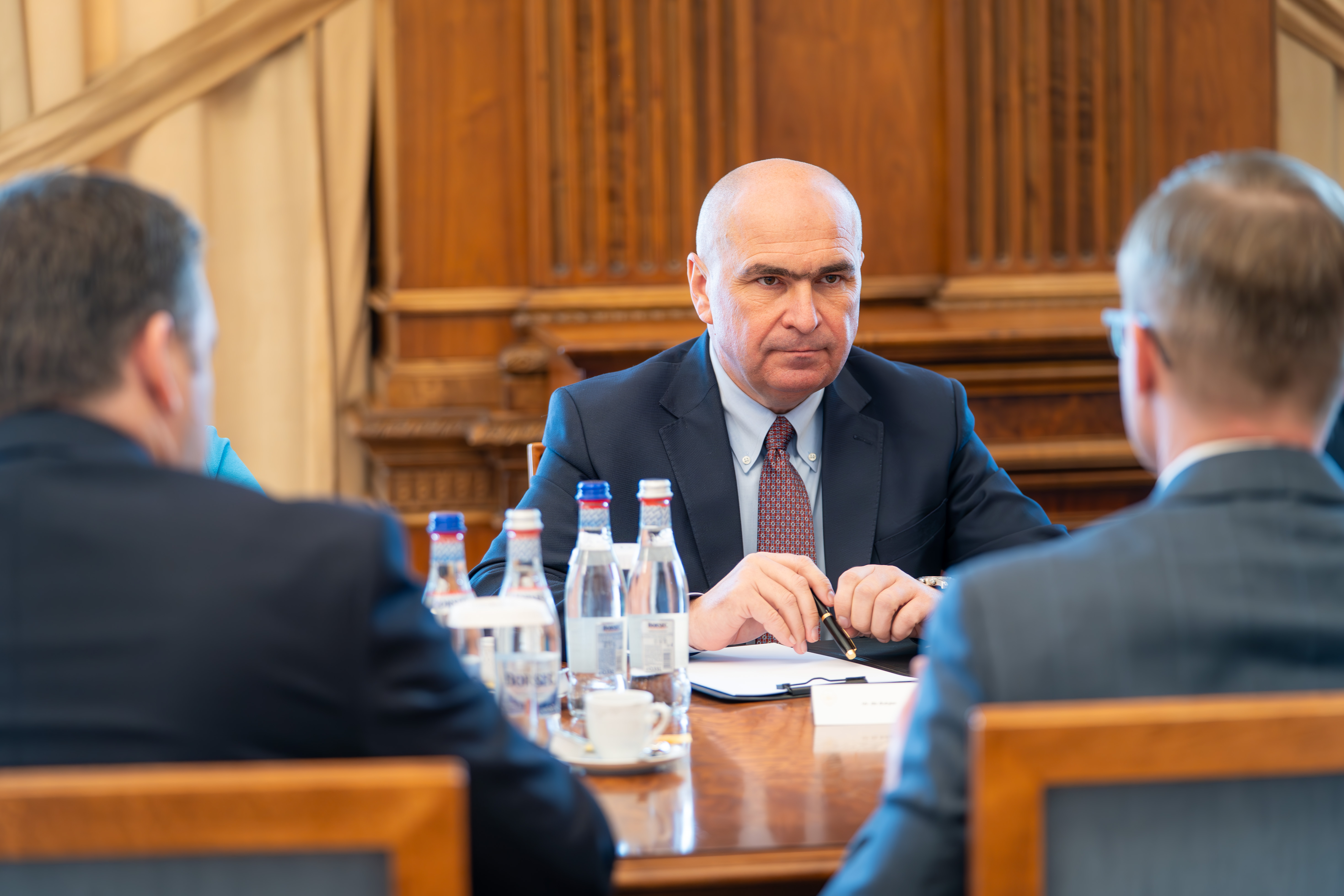Întâlnirea președintelui Senatului, Ilie Bolojan, cu Michael Dickerson, însărcinat cu afaceri ad interim al Ambasadei SUA